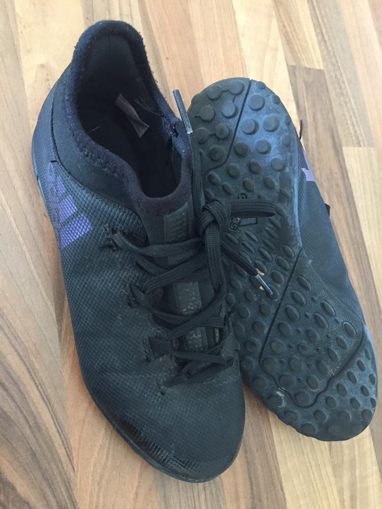childrens size 9 astro turf trainers